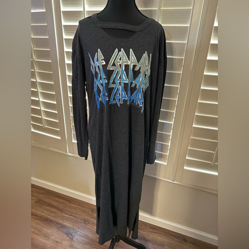 Black Graphic Long Sleeve Dress